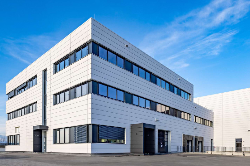 Planung und Neubau einer Fabrik f&uuml;r industrielle Batteriespeicher
