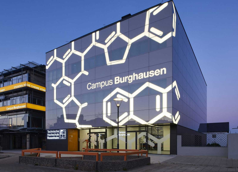 Campus Burghausen nach Neubau-, Umbau- und Sanierungsma&szlig;nahmen