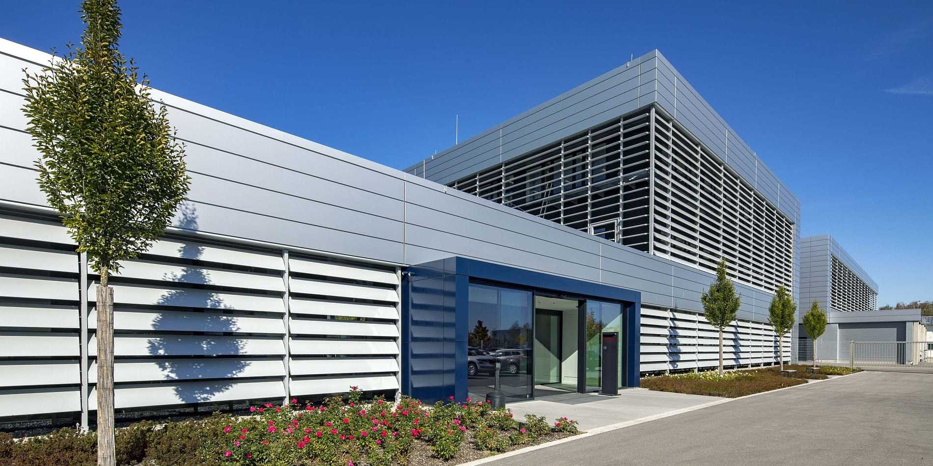 Planung, Neubau und Integration eines B&uuml;rogeb&auml;udes in einen gewachsenen Produktionsstandort