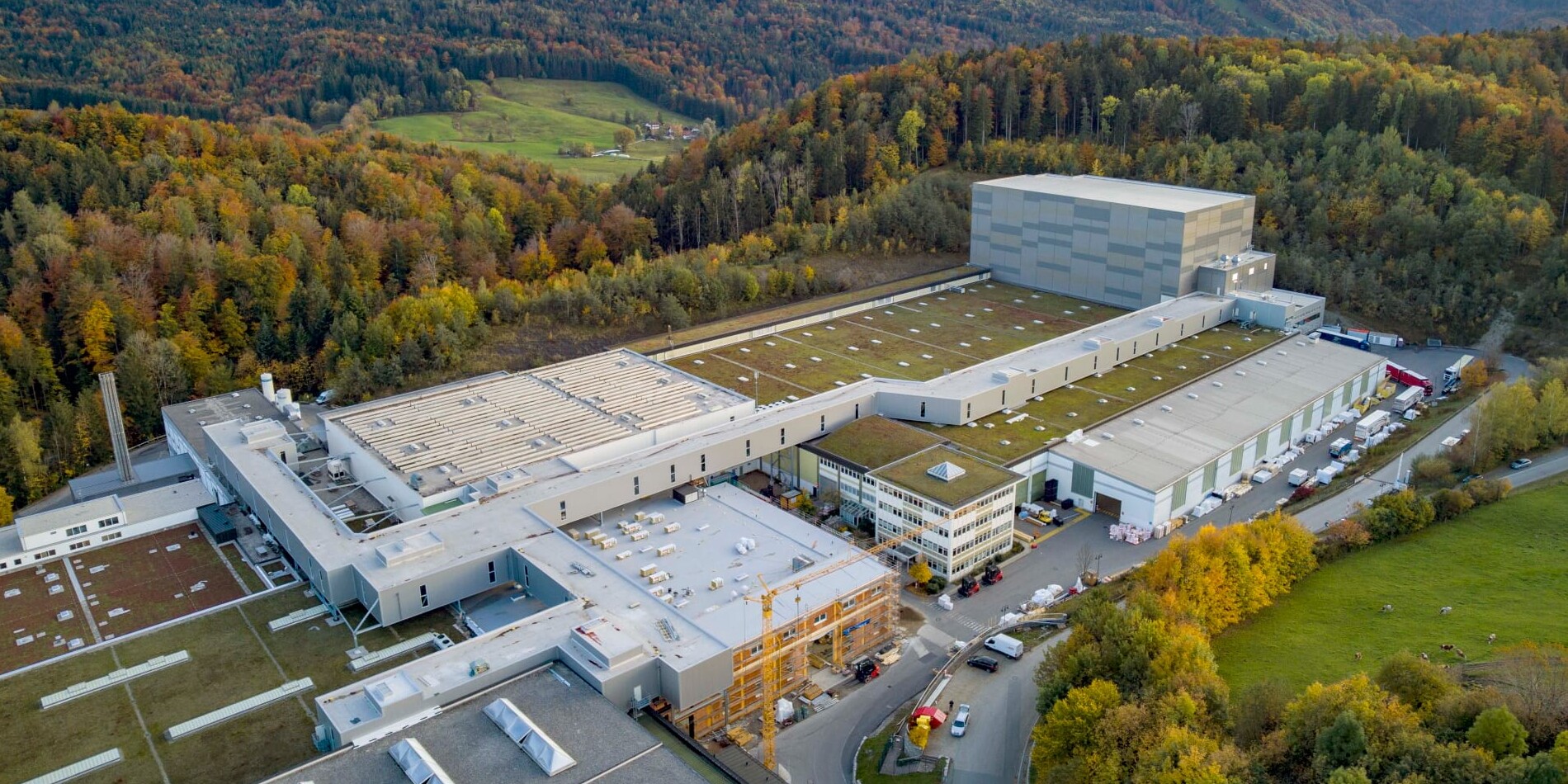 Generalplanung f&uuml;r ein Hochregallager mit Kommissionier- und Verladehalle sowie einer Elektroh&auml;ngebahn