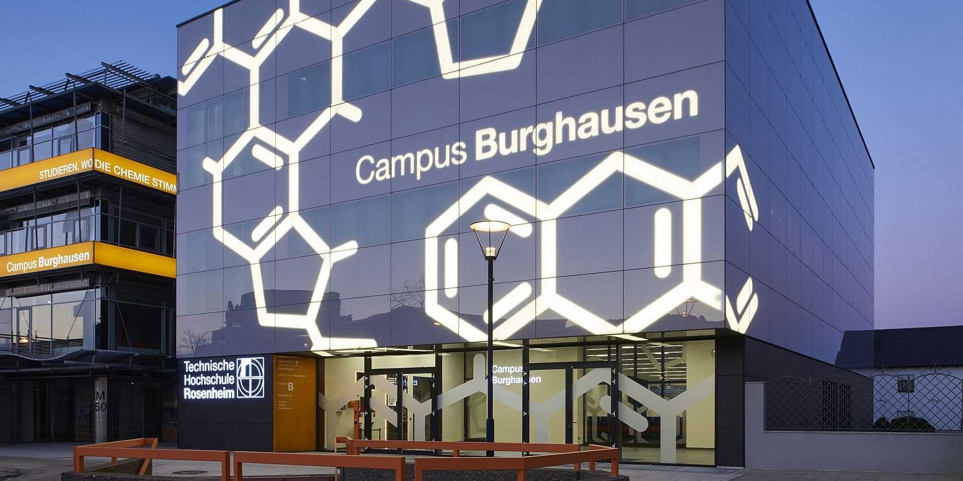 Generalplanung und Neubau eines Hochschulgeb&auml;udes mit H&ouml;rs&auml;len sowie Planung, Umbau und Modernisierung eines Bestandsgeb&auml;udes