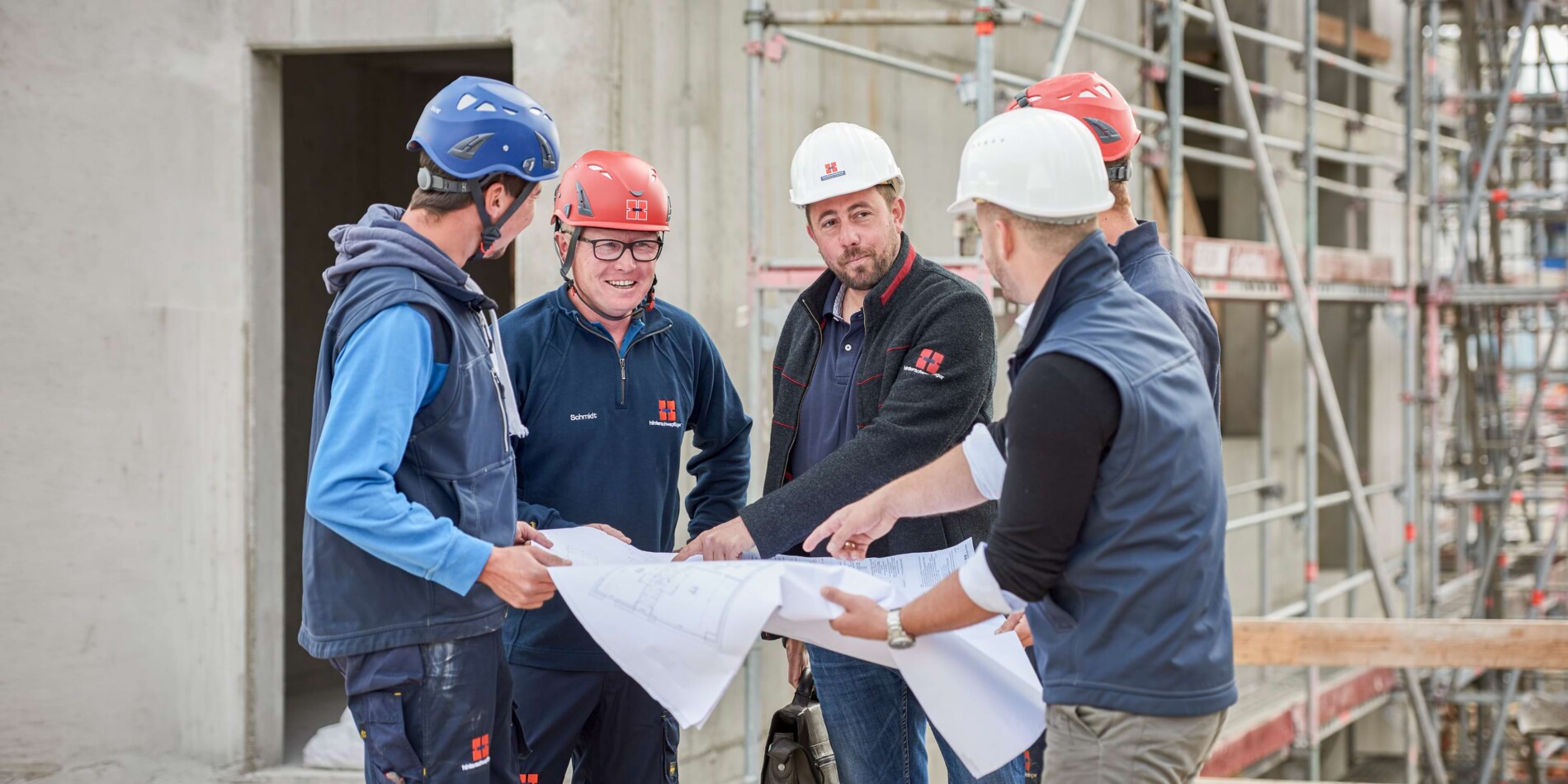 Hinterschwepfinger junges Team auf der Baustelle