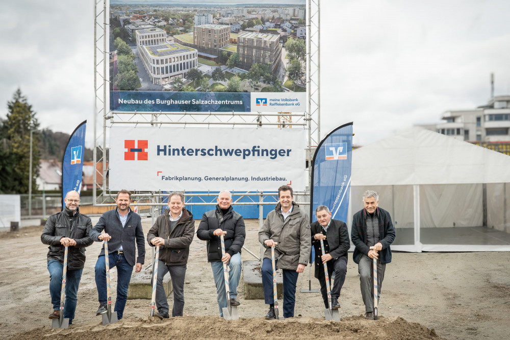 Spatenstich Salzachzentrum meine Volksbank Raiffeisenbank November 2025