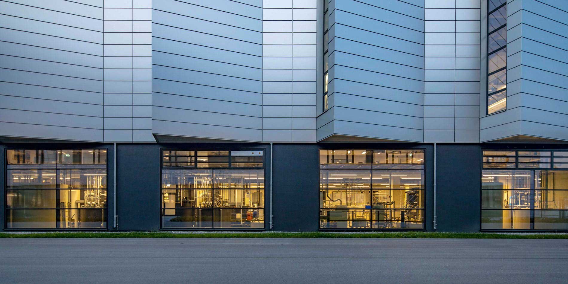 Rosenberger Produktionsgeb&auml;ude Neubau Geb&auml;udeansicht